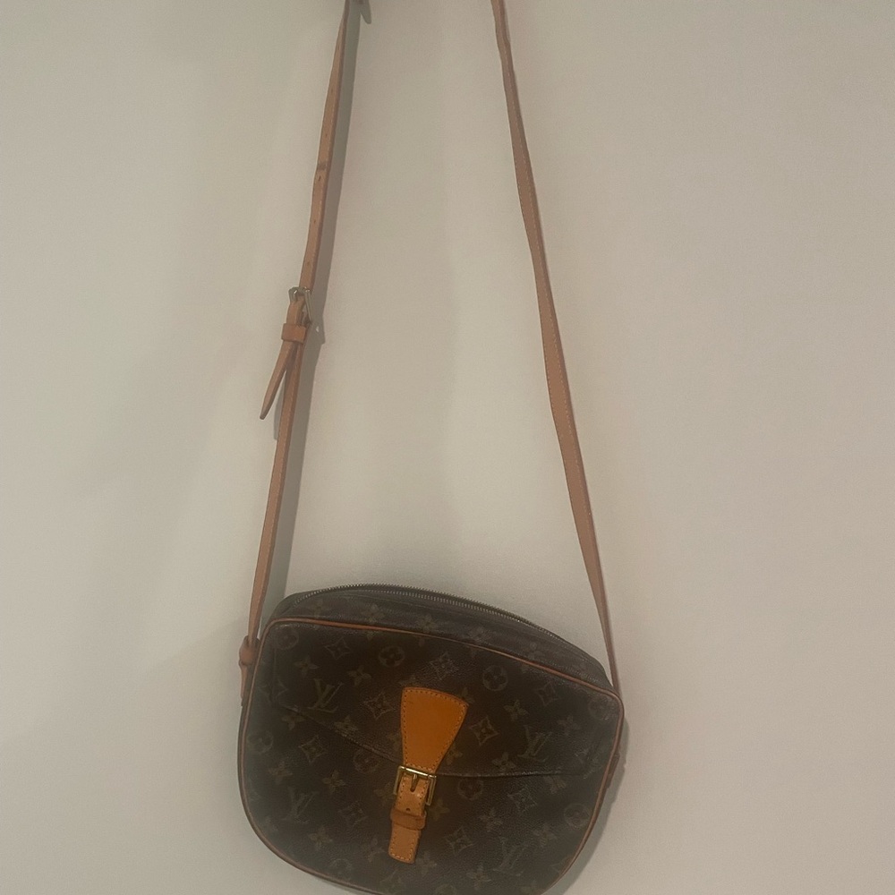 Authentic Louis Vuitton Brown and Tan Monogram Shoulder Bag - Picture 13 of 16